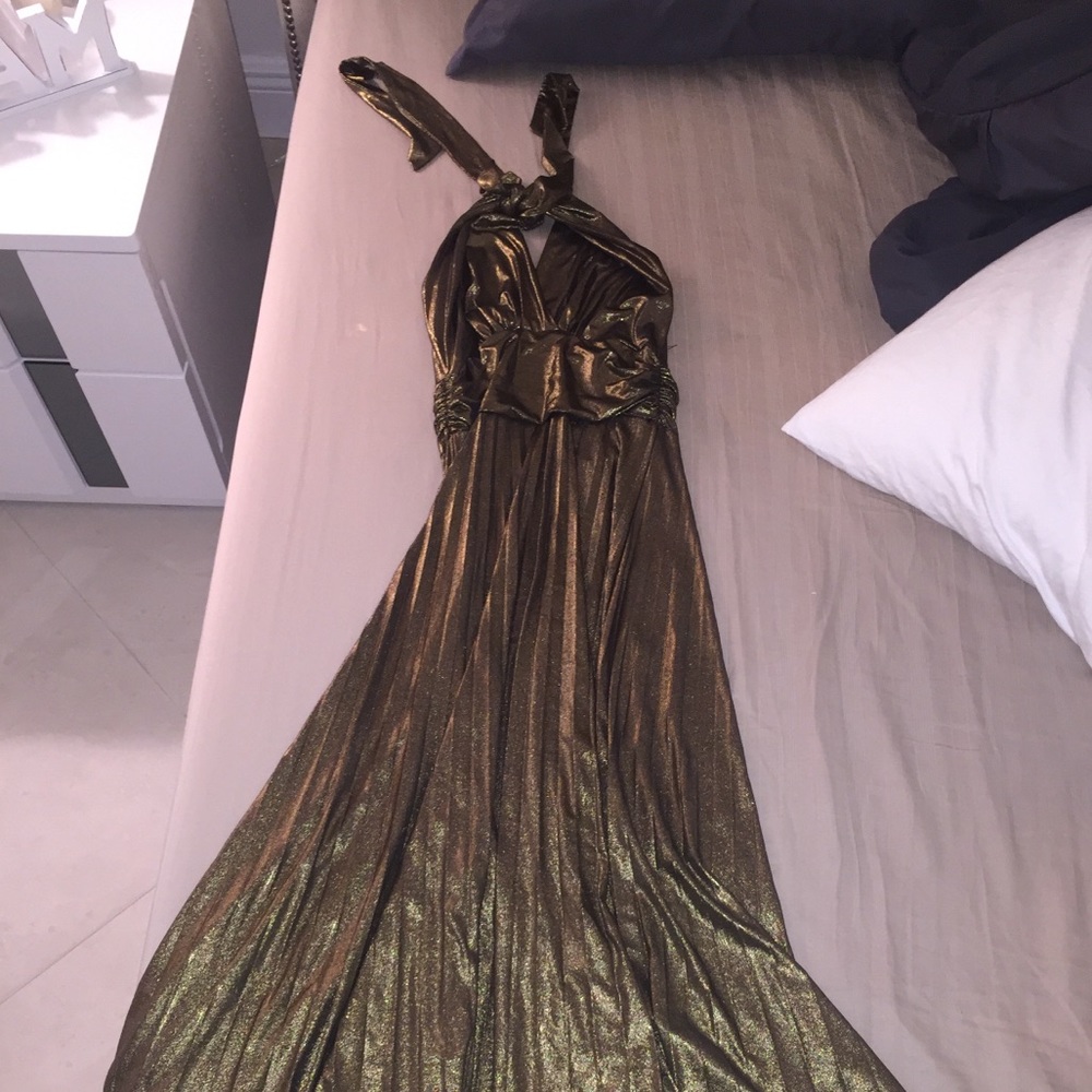 Gorgeous gold dress